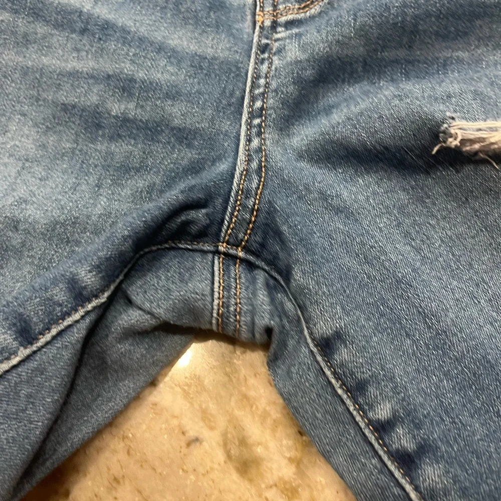 American eagle distressed‎ hi rise jegging Jena’s size 16 short
